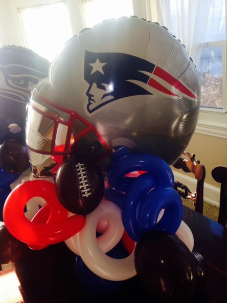 Centerpiece balloon twisting - Super Bowl