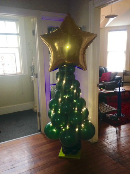 Christmas tree - balloon centerpiece