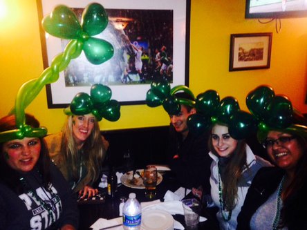 Hats for the St. Patrick day from balloons